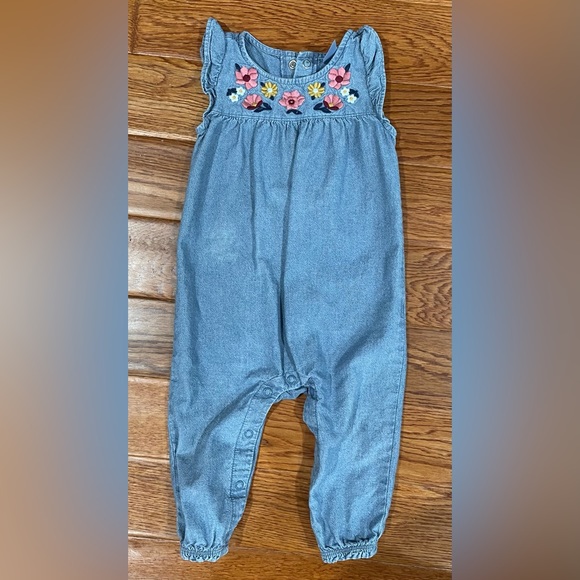 Carter’s One Piece Denim Jumpsuit with Floral Embroidered Bib 9 months - Picture 1 of 4